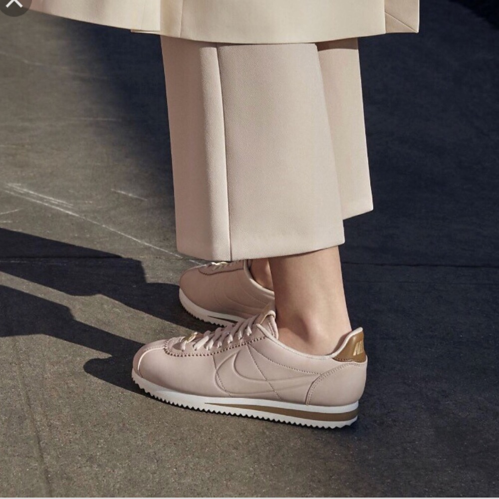 NWT Nike Cortez LA Particle Beige/Sail WMNS - Picture 3 of 8